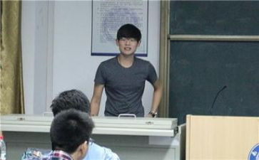 大学班长总结报告6篇