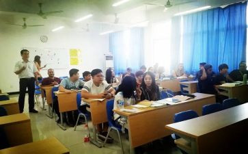 大学班级学期工作计划7篇
