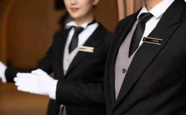 餐饮部服务员工作总结5篇