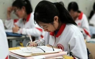 高一教师年度考核总结5篇
