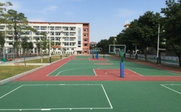 校园一角100字作文7篇